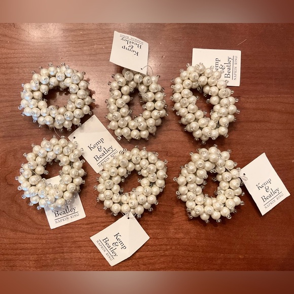6 Pearl Cluster Napkin Rings - Picture 6 of 6